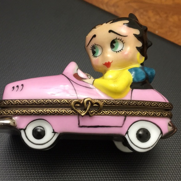 Betty Boop Accessories - Betty Boop (Sunday Drive) Limoges Collectors Box
